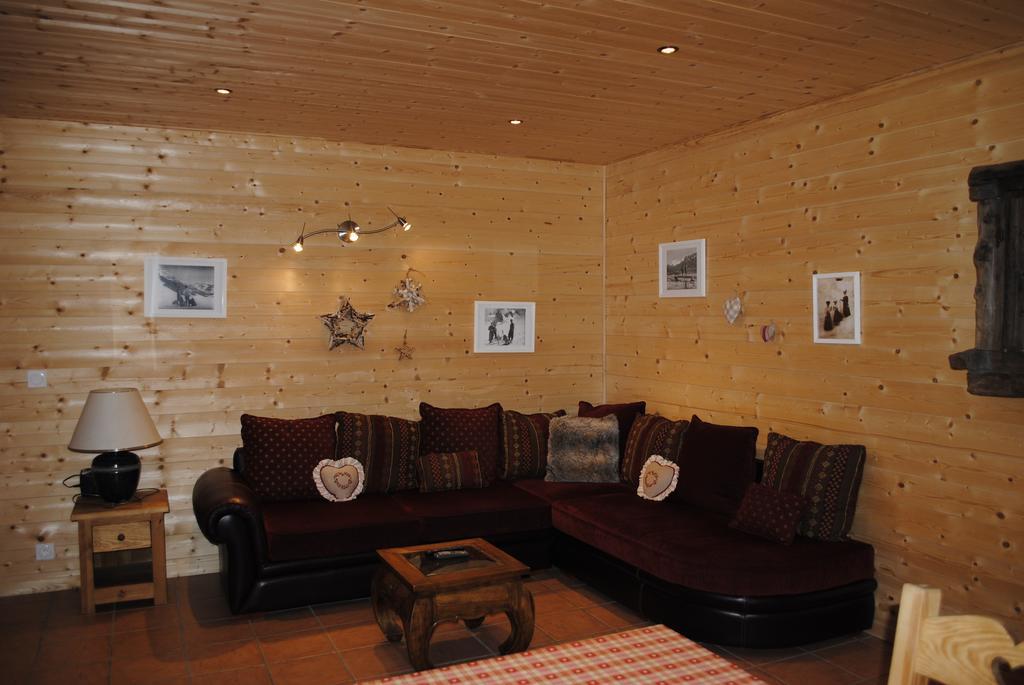 La Joubarde Apartment Lanslevillard Ruang foto
